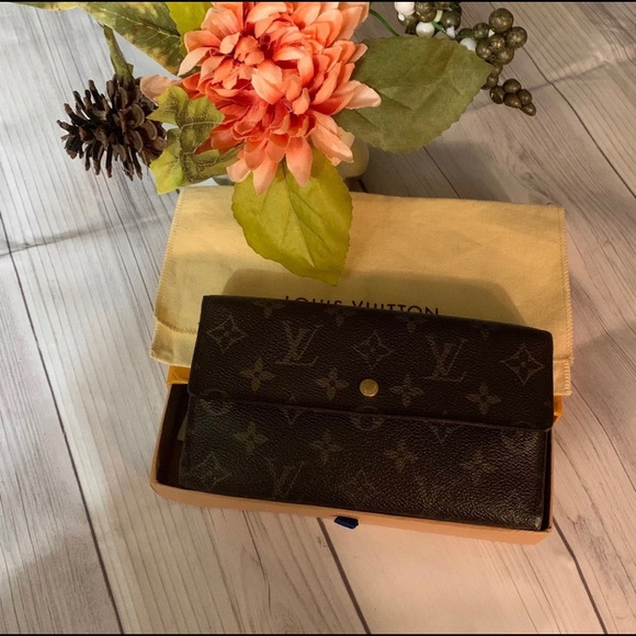 🤎💯 %AUTHENTIC LUZ VUITTON MONOGRAM SARAH WALLET crossbody 🤎🧡 - Picture 7 of 17